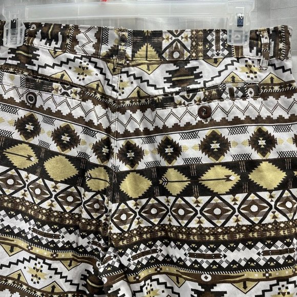 Beyond The Limit Shorts Mens Size 34 Aztec Print Multicolor - Picture 11 of 13